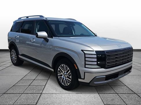 Used 2026 Hyundai Palisade SEL FWD image 3