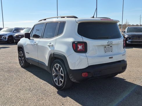 Used 2015 Jeep Renegade Latitude w/ Popular Equipment Group image 4
