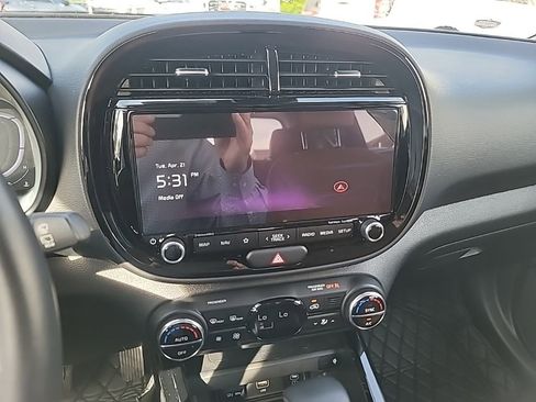 Used 2025 Kia Soul EX image 15