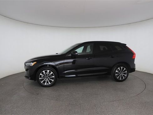 Used 2023 Volvo XC60 B5 Plus image 6
