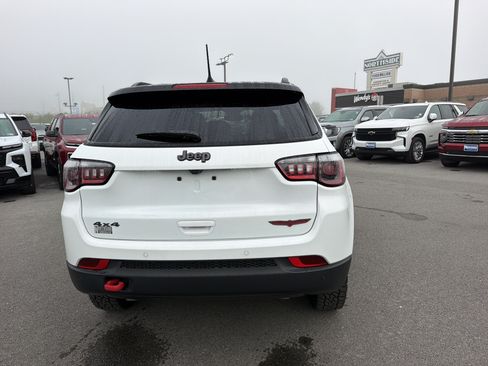 Used 2025 Jeep Compass Trailhawk AWD/4WD image 7