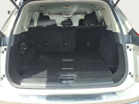 Used 2024 Nissan Rogue SL AWD/4WD image 15