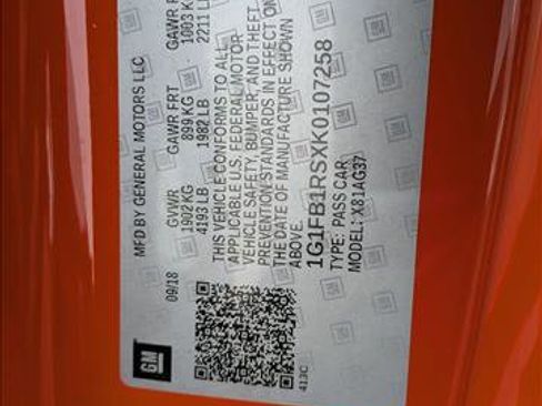 Used 2019 Chevrolet Camaro LT w/ Technology Package image 22