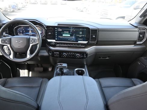 Used 2024 Chevrolet Silverado 1500 LT Trail Boss w/ LT Trail Boss Premium Package AWD/4WD image 7