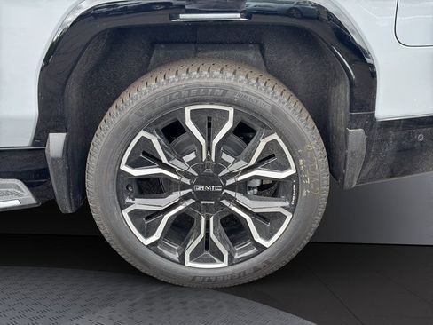 New 2025 GMC Sierra EV Denali image 29