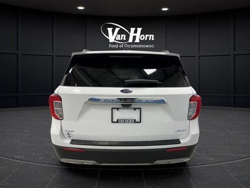 Used 2023 Ford Explorer XLT image 14