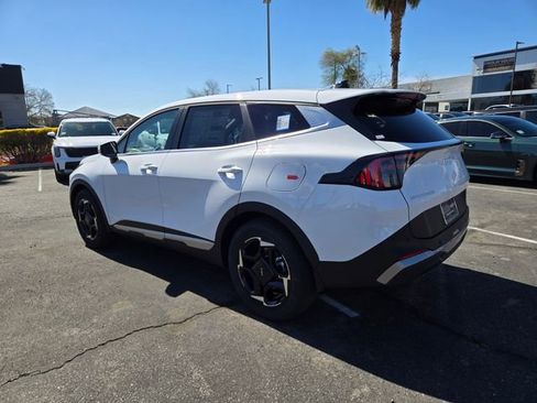 New 2026 Kia Sportage EX image 8