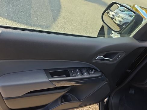 Used 2022 Chevrolet Colorado Z71 image 11