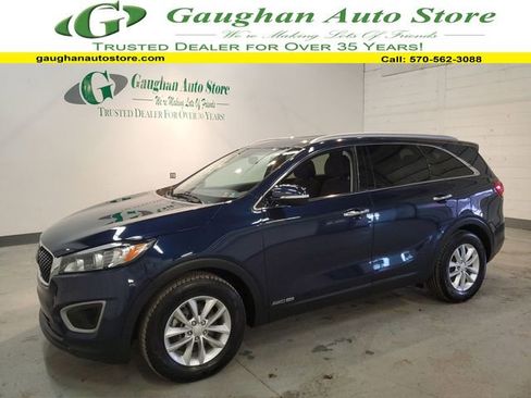 Used 2016 Kia Sorento LX image 1