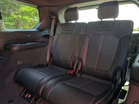 Certified 2022 Jeep Grand Cherokee L Overland w/ Luxury Tech Group IV AWD/4WD image 31
