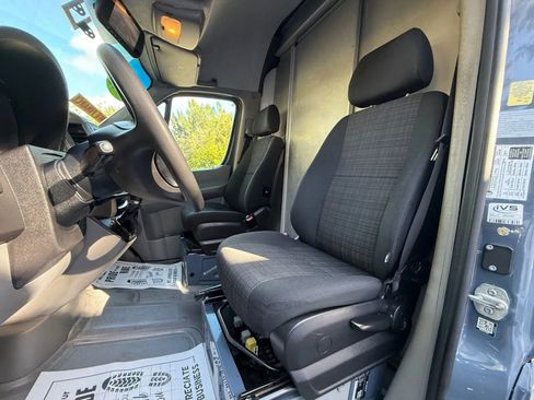 Used 2018 Mercedes-Benz Sprinter 2500 image 12