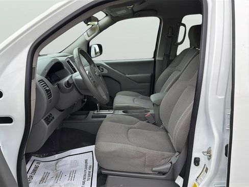 Used 2019 Nissan Frontier SV AWD/4WD image 11