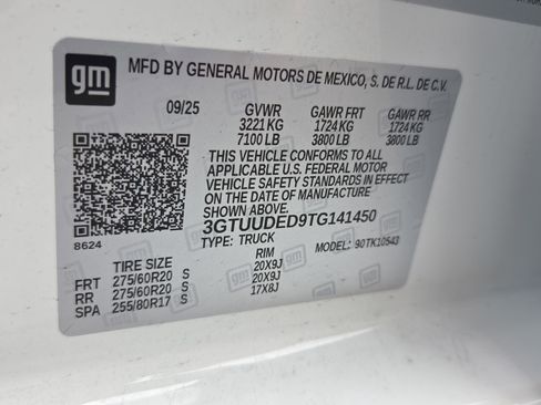 Used 2026 GMC Sierra 1500 SLT w/ SLT Premium Plus Package image 23