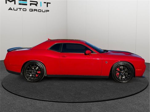 Used 2016 Dodge Challenger SRT Hellcat image 10