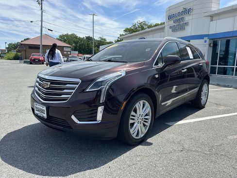 Used 2018 Cadillac XT5 Premium Luxury FWD image 3