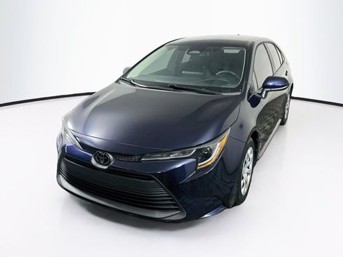 Used 2023 Toyota Corolla LE FWD image 3