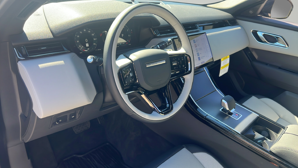 New 2026 Land Rover Range Rover Velar S AWD/4WD image 4