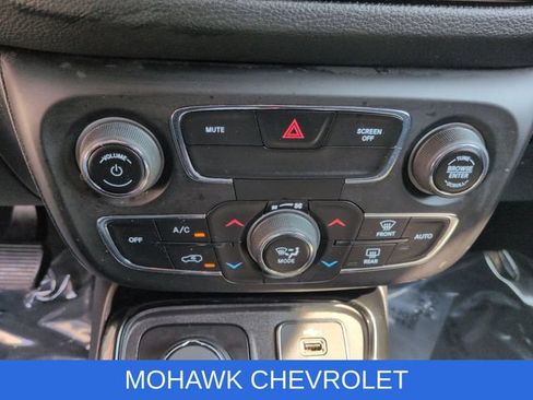 Used 2019 Jeep Compass Latitude AWD/4WD image 19