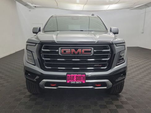 Used 2025 GMC Yukon XL AT4 w/ AT4 Premium Plus Package image 5
