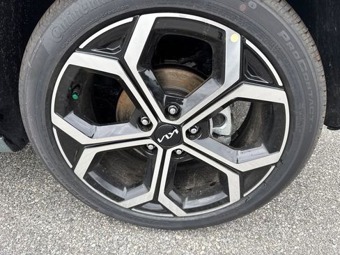 New 2025 Kia Niro SX Touring image 19