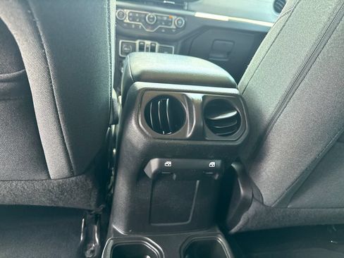 Used 2025 Jeep Wrangler Unlimited Sport AWD/4WD image 33