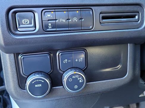 Certified 2024 Chevrolet Suburban LT image 28