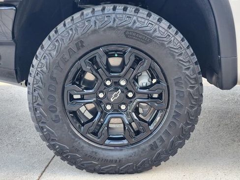 Used 2026 Chevrolet Silverado 1500 ZR2 w/ LPO, Dark Essentials Package AWD/4WD image 9