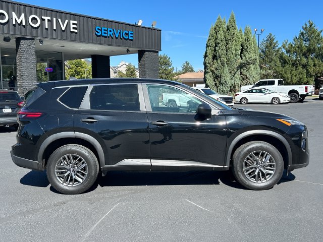Used 2024 Nissan Rogue S FWD image 2