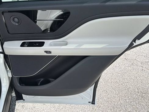 New 2026 Lincoln Aviator Reserve w/ Luxury Package AWD/4WD image 16
