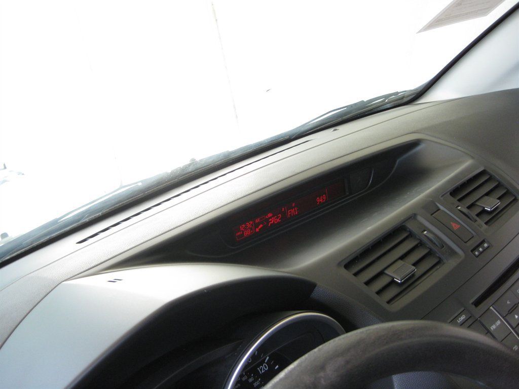 Used 2015 MAZDA MAZDA5 Sport FWD image 19