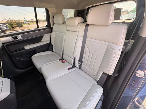 Used 2025 Hyundai Santa Fe SEL FWD image 26