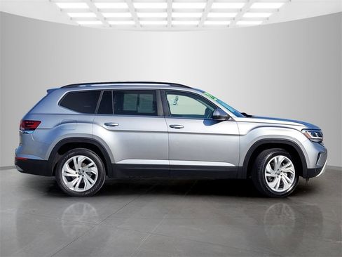 Used 2022 Volkswagen Atlas SE image 3