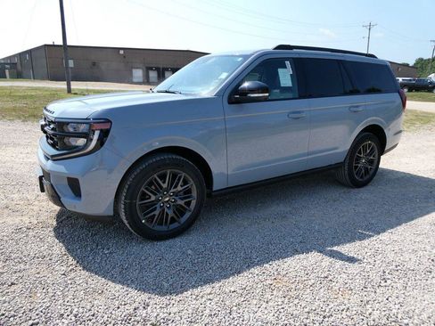 New 2027 Ford Expedition Platinum w/ Stealth Appearance Package AWD/4WD image 8