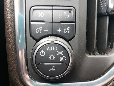 Used 2020 Chevrolet Silverado 1500 LT Trail Boss AWD/4WD image 30