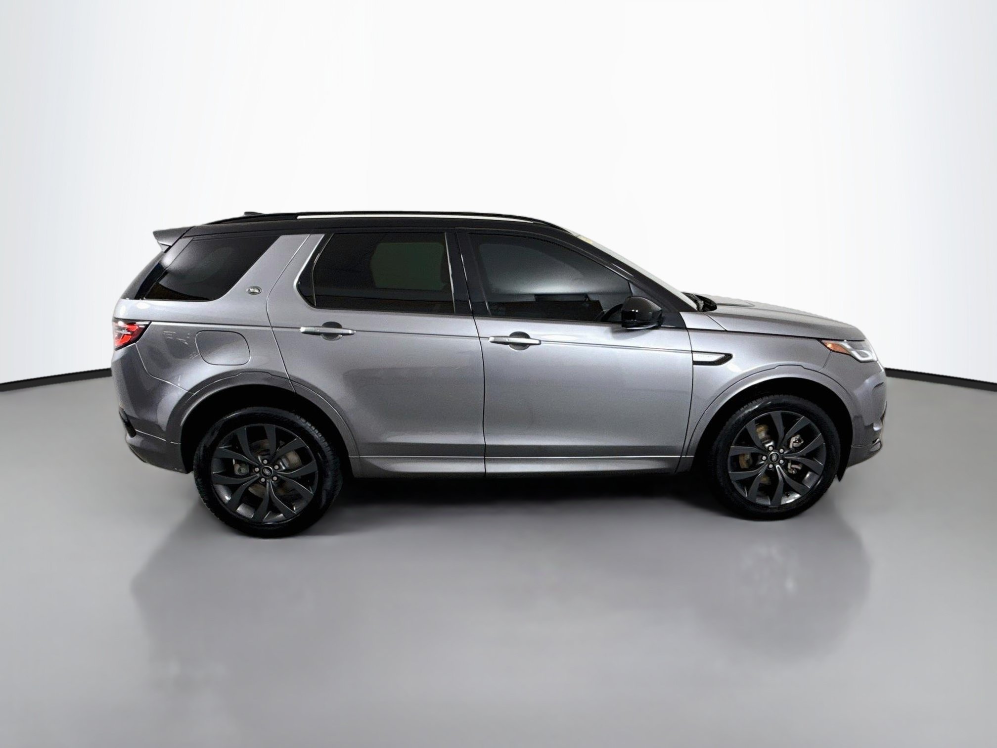 Used 2023 Land Rover Discovery Sport SE R-Dynamic AWD/4WD image 8