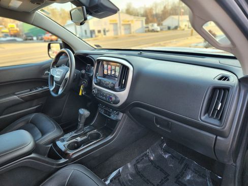 Used 2017 GMC Canyon SLT w/ Driver Alert Package image 16