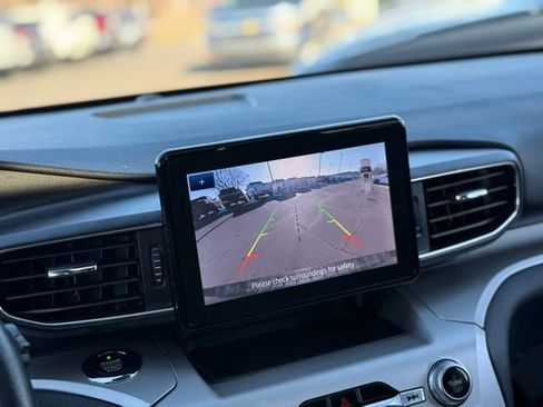 Certified 2020 Ford Explorer XLT w/ Equipment Group 202A image 4