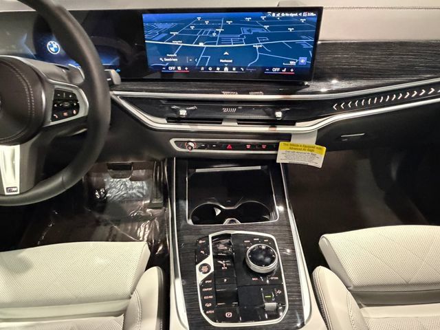 New 2026 BMW X7 xDrive40i w/ M Sport Package AWD/4WD image 15