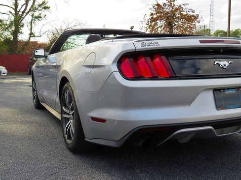 Used 2017 Ford Mustang Premium image 41