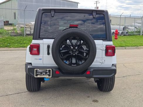 Used 2023 Jeep Wrangler Unlimited Sahara w/ Cold Weather Group AWD/4WD image 13