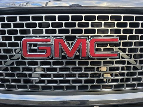 Used 2015 GMC Sierra 2500 Denali w/ Duramax Plus Package image 34