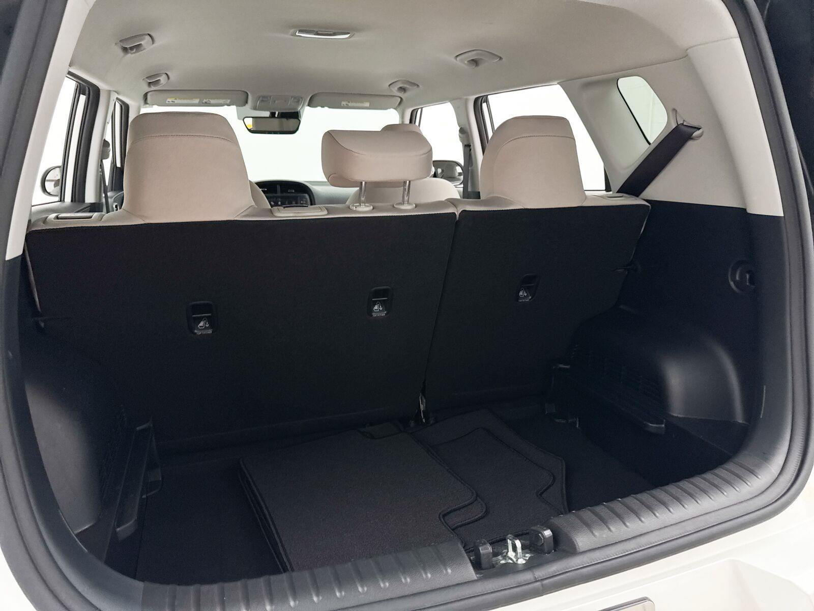 Used 2025 Kia Soul LX w/ LX Technology Package FWD image 30