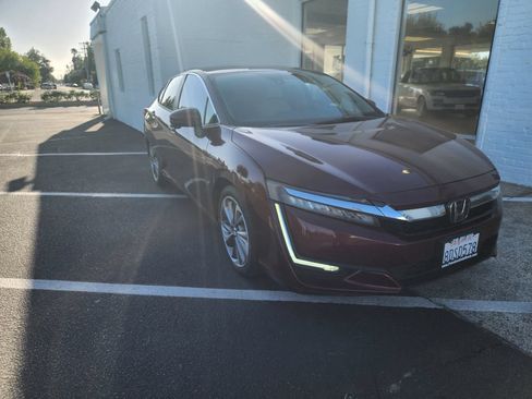 Used 2018 Honda Clarity Plug-In Hybrid image 5
