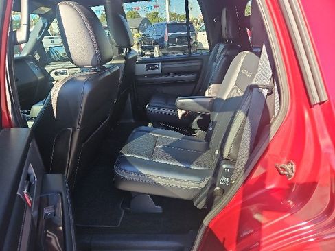 Used 2015 Ford Expedition Platinum image 7