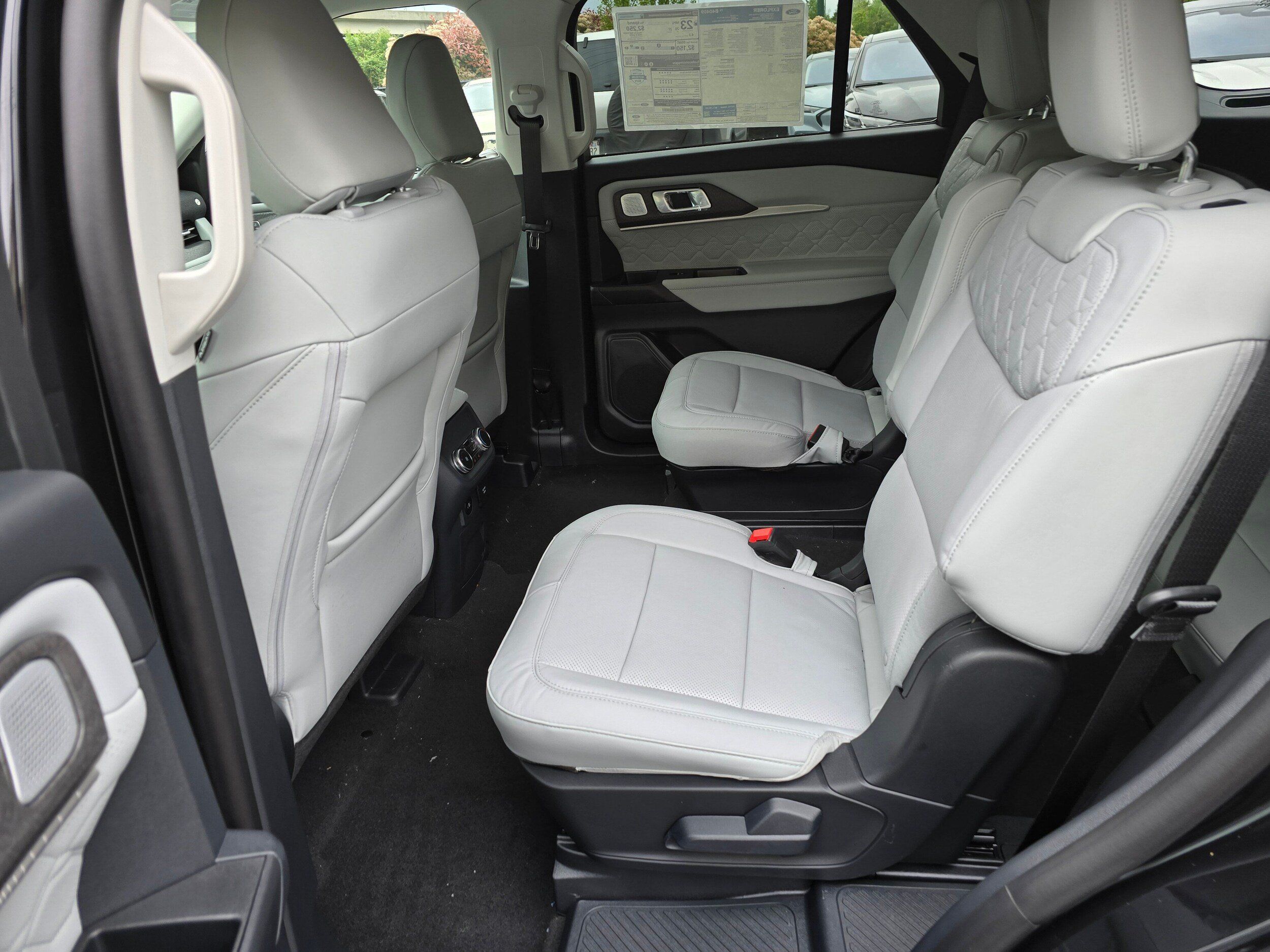 New 2026 Ford Explorer Platinum w/ LUX Leather Package AWD/4WD image 11