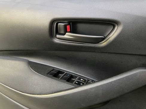 Used 2022 Toyota Corolla LE image 14