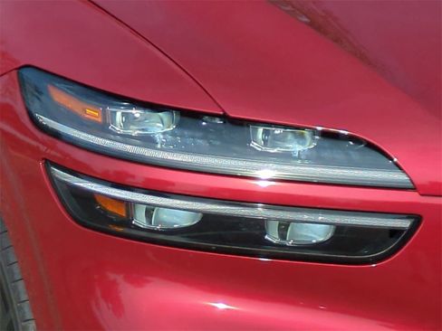 Used 2025 Genesis GV70 3.5T Sport w/ Sport Advanced Package image 9