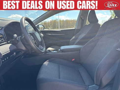 Used 2025 Toyota Camry LE FWD image 10