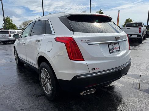Used 2017 Cadillac XT5 Luxury w/ Driver Awareness Package FWD image 5