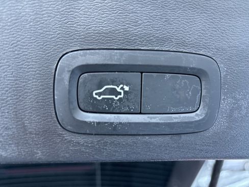 Used 2023 Volvo XC40 B5 Core w/ Protection Package Premier image 38